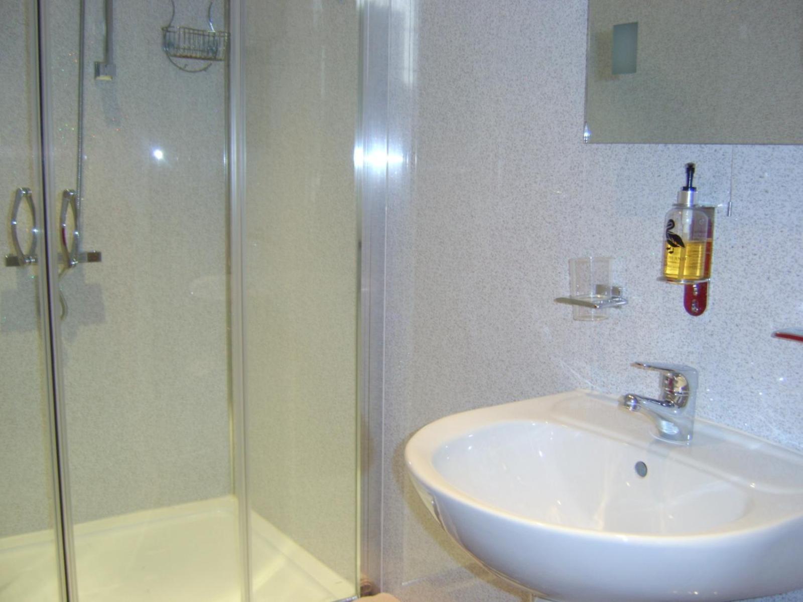 The Glenwood Hotel Torquay Room photo